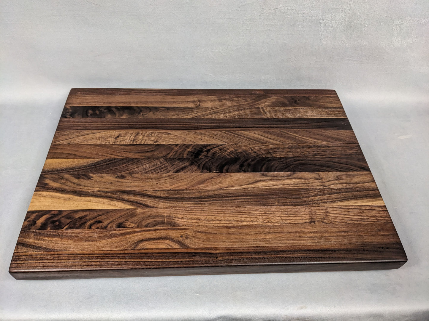 Edge grain strip walnut butcher block